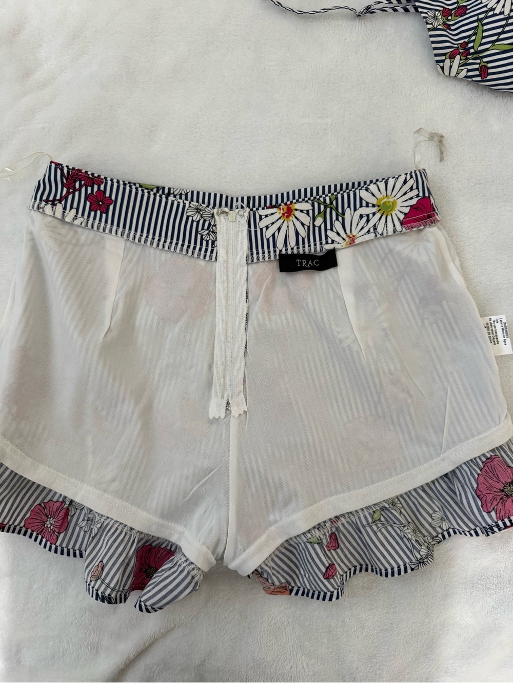 TRAC Floral Stripe Two Piece Set Ruffle Shorts & Tie Front Crop Top S - Picture 9 of 14